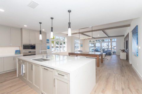 Condo in Palm Beach Shores, Florida, 2 bedrooms  № 2262347 - photo 13
