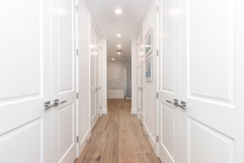 Condo in Palm Beach Shores, Florida, 2 bedrooms  № 2262347 - photo 18