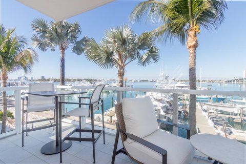 Condo in Palm Beach Shores, Florida, 2 bedrooms  № 2262347 - photo 2