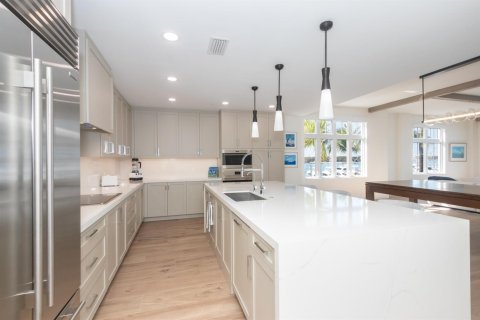Condo in Palm Beach Shores, Florida, 2 bedrooms  № 2262347 - photo 12
