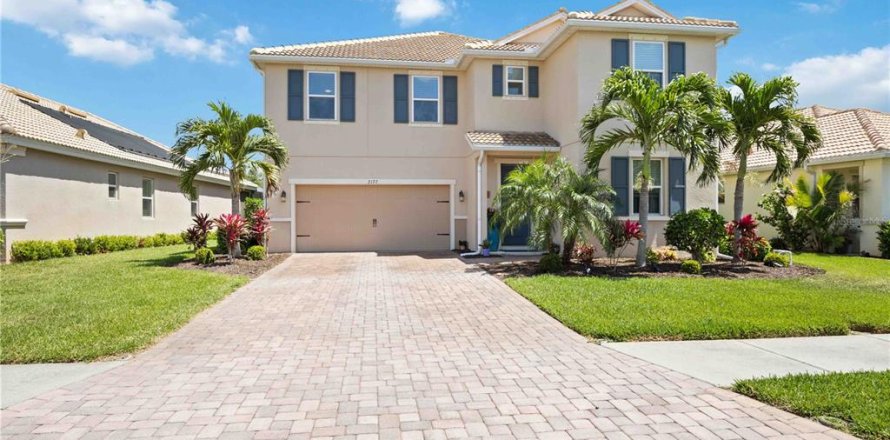 House in Venice, Florida 5 bedrooms, 338.26 sq.m. № 1634234
