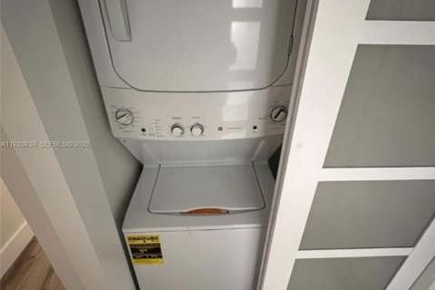 Casa en venta en Wilton Manors, Florida, 3 dormitorios, 150.87 m2 № 1992169 - foto 17