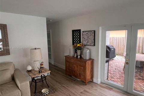 Casa en venta en Wilton Manors, Florida, 3 dormitorios, 150.87 m2 № 1992169 - foto 10