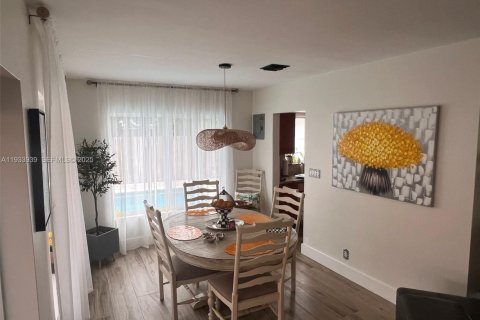 Casa en venta en Wilton Manors, Florida, 3 dormitorios, 150.87 m2 № 1992169 - foto 12