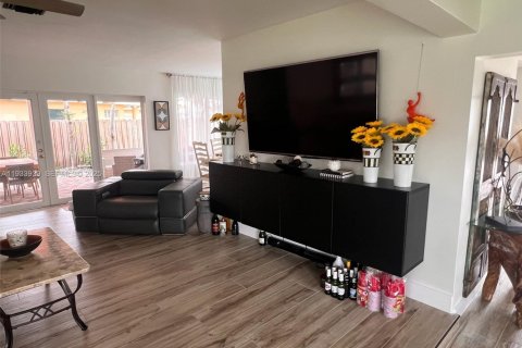 Casa en venta en Wilton Manors, Florida, 3 dormitorios, 150.87 m2 № 1992169 - foto 13