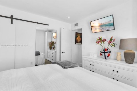 Купить виллу или дом в Майами, Флорида 3 спальни, 79.71м2, № 1957732 - фото 21