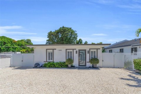 Купить виллу или дом в Майами, Флорида 3 спальни, 79.71м2, № 1957732 - фото 3