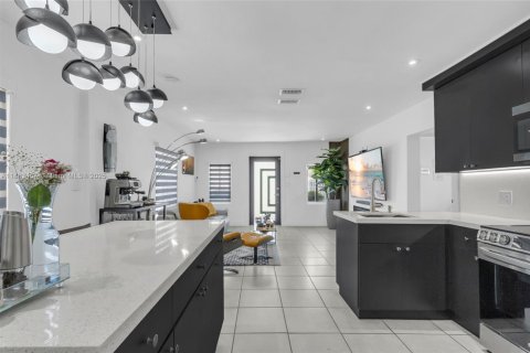 Купить виллу или дом в Майами, Флорида 3 спальни, 79.71м2, № 1957732 - фото 16