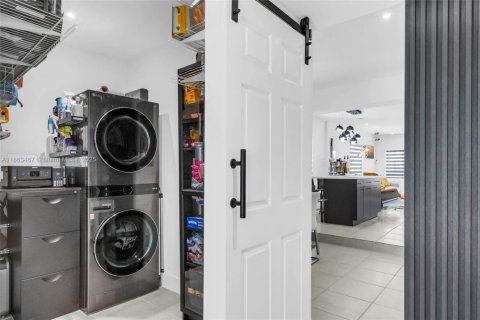 Купить виллу или дом в Майами, Флорида 3 спальни, 79.71м2, № 1957732 - фото 25