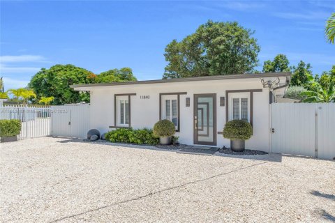 Купить виллу или дом в Майами, Флорида 3 спальни, 79.71м2, № 1957732 - фото 1