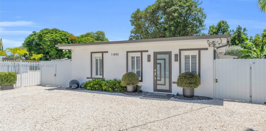 Дом в Майами, Флорида 3 спальни, 79.71м2 № 1957732