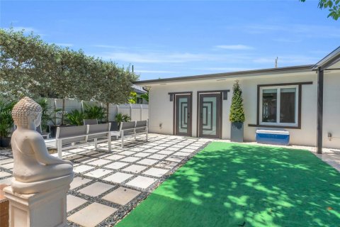 Купить виллу или дом в Майами, Флорида 3 спальни, 79.71м2, № 1957732 - фото 14