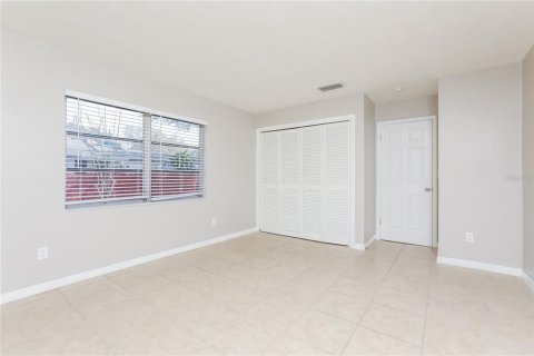 Villa ou maison à louer à Deltona, Floride: 3 chambres, 121.79 m2 № 1913906 - photo 7