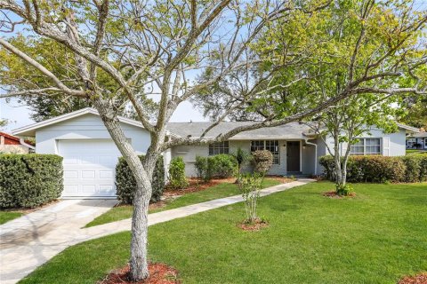 Casa en alquiler en Deltona, Florida, 3 dormitorios, 121.79 m2 № 1913906 - foto 1