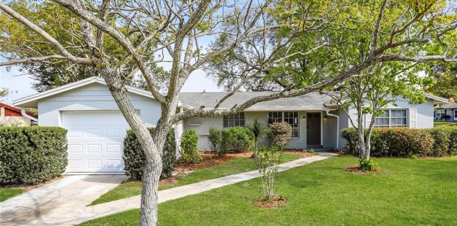 Casa en Deltona, Florida 3 dormitorios, 121.79 m2 № 1913906