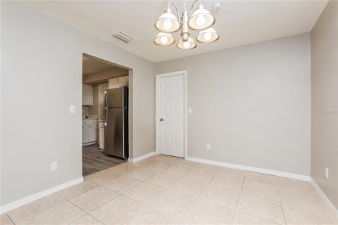 Casa en alquiler en Deltona, Florida, 3 dormitorios, 121.79 m2 № 1913906 - foto 4