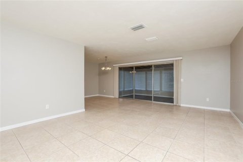 Casa en alquiler en Deltona, Florida, 3 dormitorios, 121.79 m2 № 1913906 - foto 2