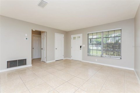 Casa en alquiler en Deltona, Florida, 3 dormitorios, 121.79 m2 № 1913906 - foto 3