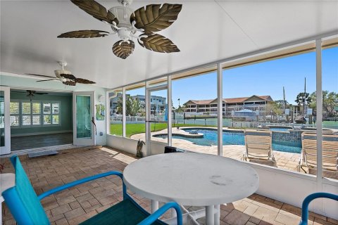 Villa ou maison à vendre à Treasure Island, Floride: 3 chambres, 184.13 m2 № 1918757 - photo 7