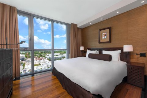 Condo in Miami Beach, Florida, 2 bedrooms  № 2022967 - photo 17