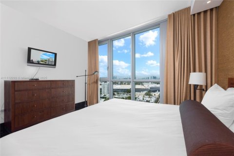 Condo in Miami Beach, Florida, 2 bedrooms  № 2022967 - photo 18