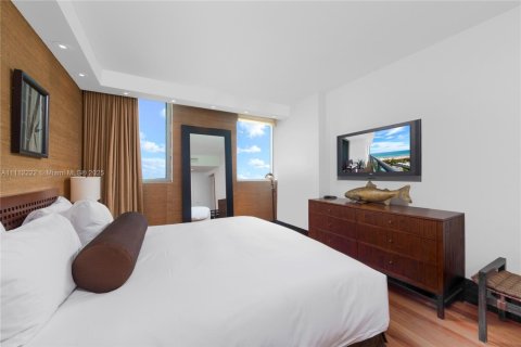 Condo in Miami Beach, Florida, 2 bedrooms  № 2022967 - photo 12