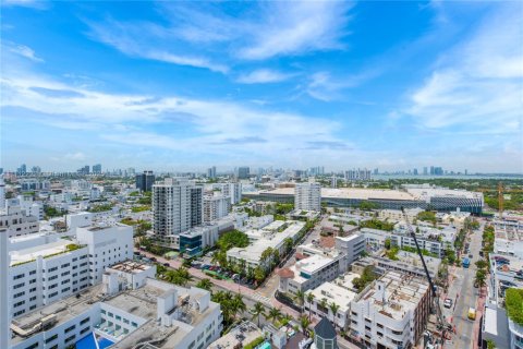 Condo in Miami Beach, Florida, 2 bedrooms  № 2022967 - photo 23