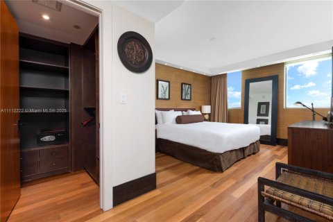 Condo in Miami Beach, Florida, 2 bedrooms  № 2022967 - photo 11