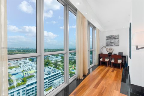 Condo in Miami Beach, Florida, 2 bedrooms  № 2022967 - photo 9