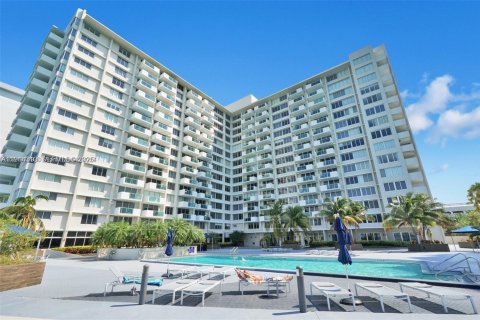 Купить кондоминиум в Майами-Бич, Флорида 1 спальня, 77.76м2, № 1982172 - фото 13