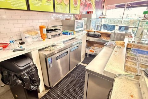 Propiedad comercial en venta en Miami Beach, Florida № 2028213 - foto 3