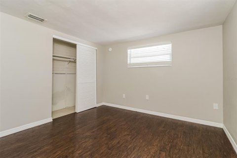 House in New Port Richey, Florida 3 bedrooms, 124.95 sq.m. № 2094909 - photo 15