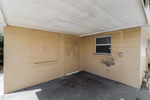 House in New Port Richey, Florida 3 bedrooms, 124.95 sq.m. № 2094909 - photo 19
