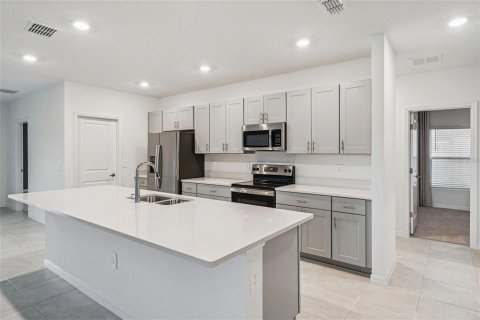 Villa ou maison à louer à Haines City, Floride: 3 chambres, 215.72 m2 № 2416741 - photo 5