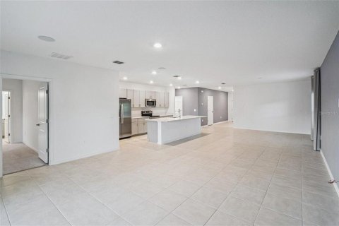Villa ou maison à louer à Haines City, Floride: 3 chambres, 215.72 m2 № 2416741 - photo 3