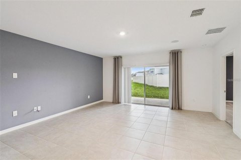 Villa ou maison à louer à Haines City, Floride: 3 chambres, 215.72 m2 № 2416741 - photo 2