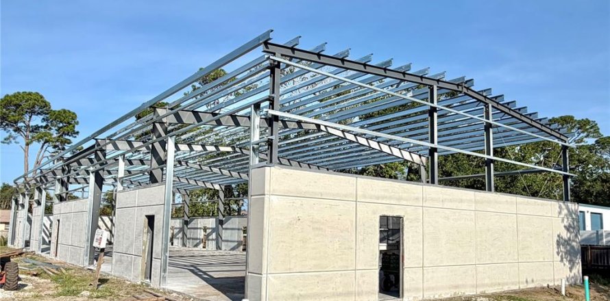 Immobilier commercial à Edgewater, Floride 325.16 m2 № 2305082