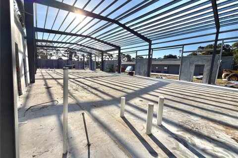 Immobilier commercial à louer à Edgewater, Floride: 325.16 m2 № 2305082 - photo 4