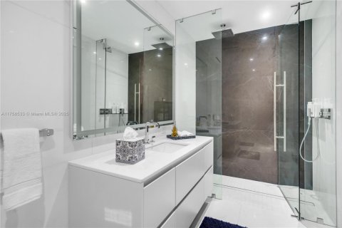 Купить кондоминиум в Майами, Флорида 1 спальня, 82.59м2, № 1958016 - фото 12