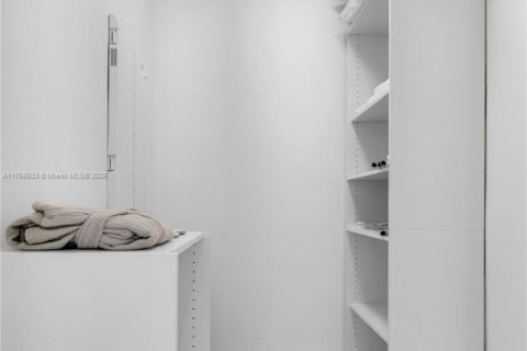 Купить кондоминиум в Майами, Флорида 1 спальня, 82.59м2, № 1958016 - фото 13
