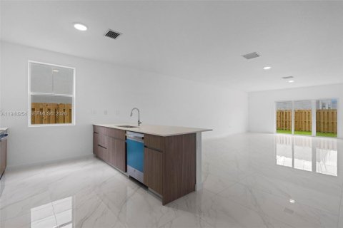 Townhouse in Miami, Florida 4 bedrooms, 206.06 sq.m. № 2054282 - photo 6