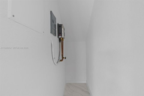 Townhouse in Miami, Florida 4 bedrooms, 206.06 sq.m. № 2054282 - photo 23