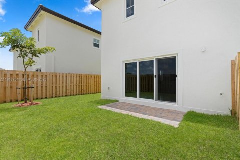 Townhouse in Miami, Florida 4 bedrooms, 206.06 sq.m. № 2054282 - photo 15