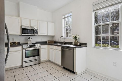 Touwnhouse à vendre à Windermere, Floride: 2 chambres, 128.21 m2 № 2427544 - photo 13