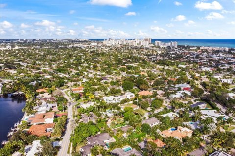 House in Fort Lauderdale, Florida 3 bedrooms, 138.42 sq.m. № 1994414 - photo 7