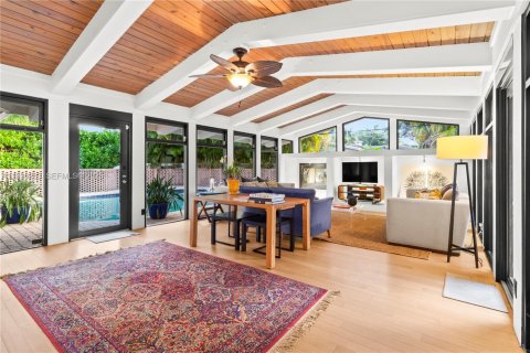 House in Fort Lauderdale, Florida 3 bedrooms, 138.42 sq.m. № 1994414 - photo 9