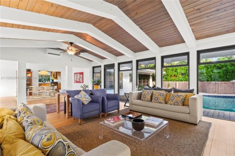 House in Fort Lauderdale, Florida 3 bedrooms, 138.42 sq.m. № 1994414 - photo 11