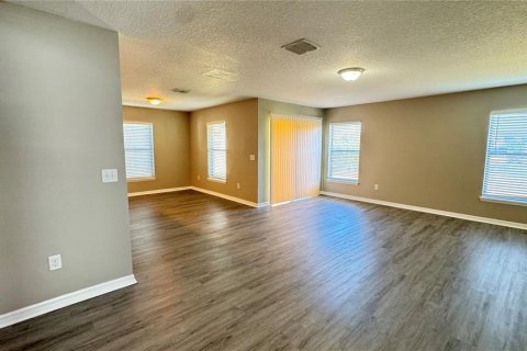 Villa ou maison à louer à Lakeland, Floride: 5 chambres, 243.87 m2 № 2416363 - photo 2