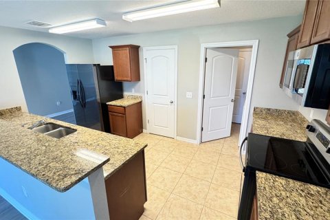 Villa ou maison à louer à Lakeland, Floride: 5 chambres, 243.87 m2 № 2416363 - photo 5