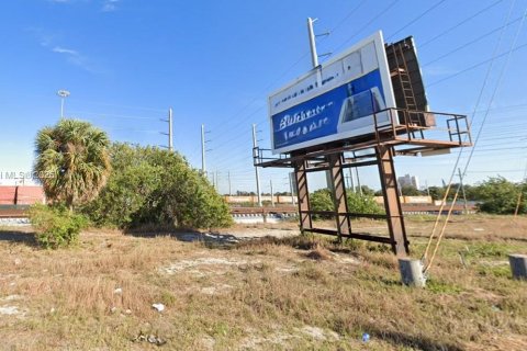 Propiedad comercial en venta en Riviera Beach, Florida № 2039828 - foto 2